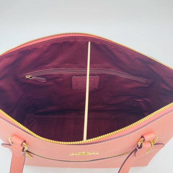 Coach Gallery Tote Bag - Picture 7 of 11